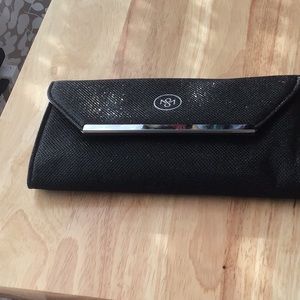 New Savvy Minerals Black Evening Bag/Chain straps